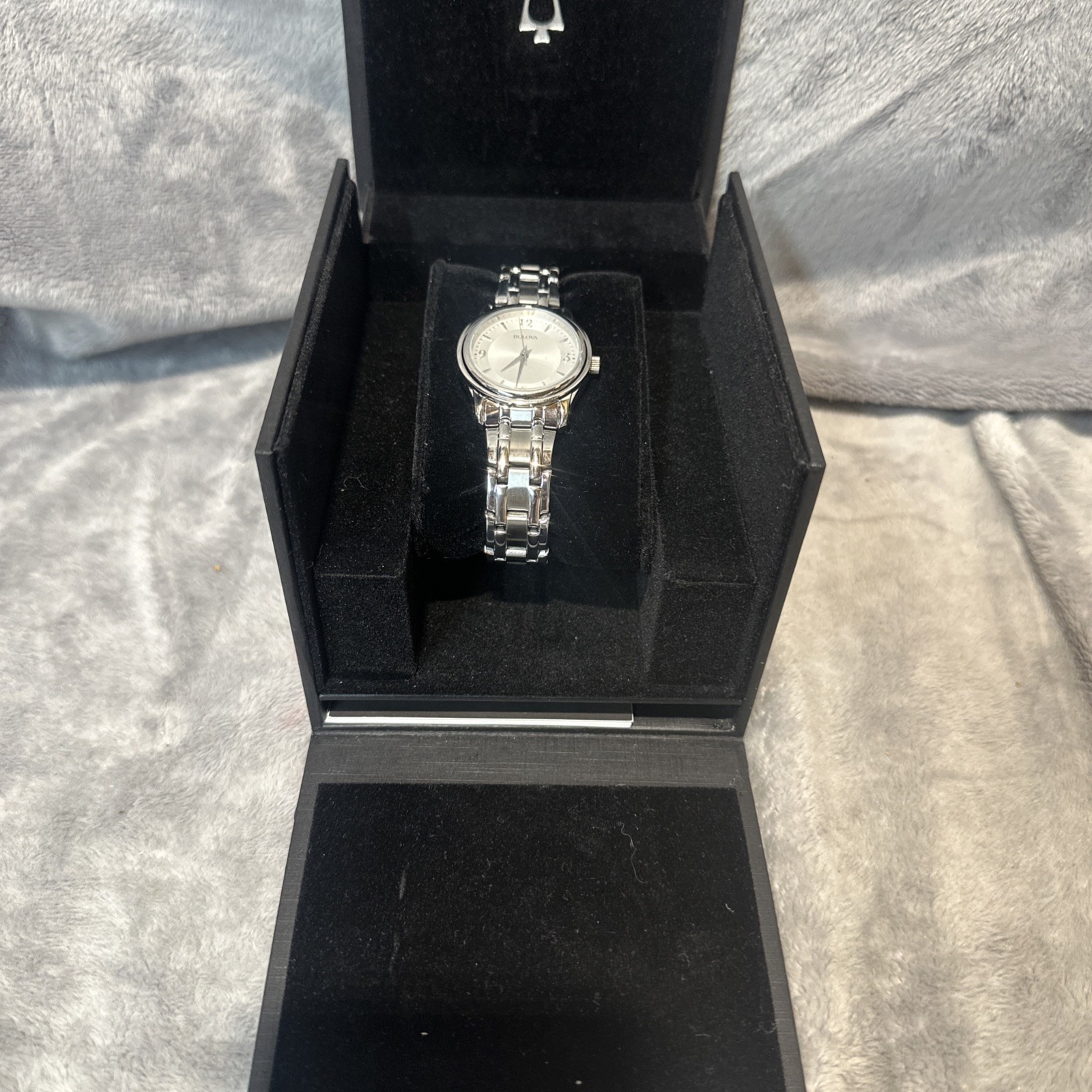Bulova 96l005 30mm Silver Stainless Steel Case With Silver Stainless Steel
